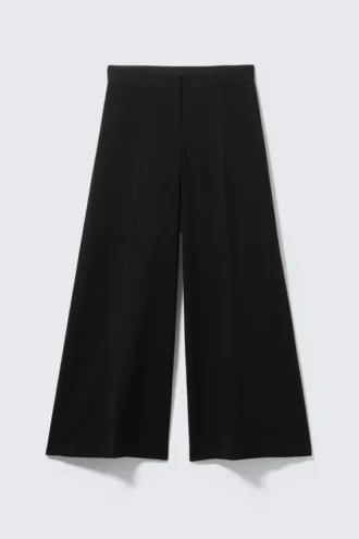 Pantalones de traje acampanados de talle bajo – Negro