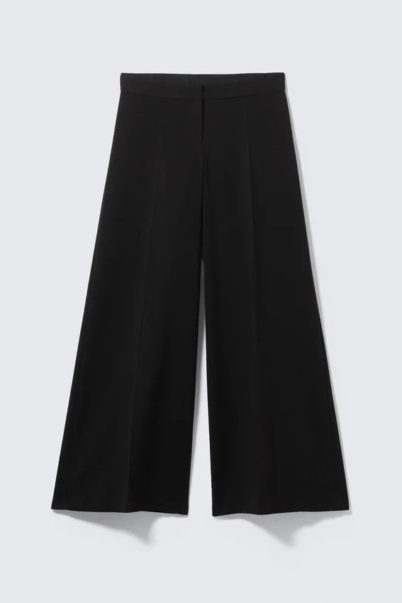 Pantalones de traje acampanados de talle bajo – Negro Pantalones de traje acampanados de talle bajo – Negro