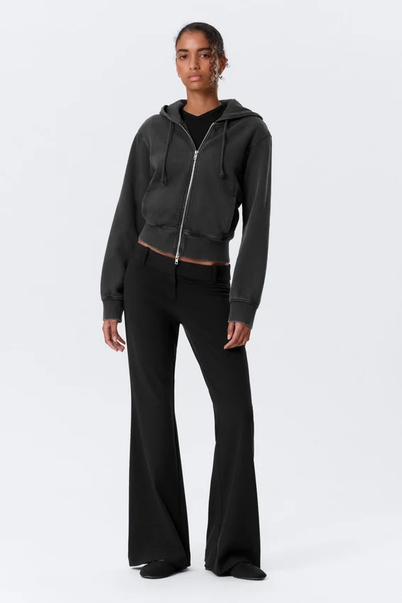 Pantalones de traje acampanados de talle bajo – Negro Pantalones de traje acampanados de talle bajo – Negro