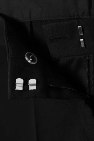 Pantalones de traje acampanados de talle bajo – Negro