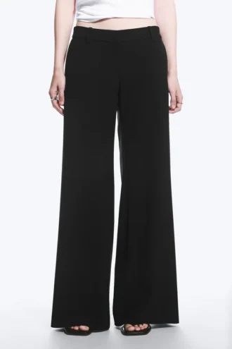 Pantalones de traje acampanados de talle bajo – Negro