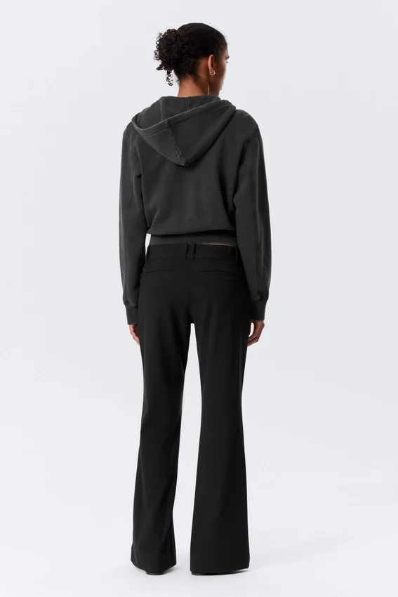Pantalones de traje acampanados de talle bajo – Negro Pantalones de traje acampanados de talle bajo – Negro