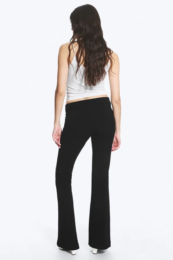 Pantalones de traje acampanados de talle bajo – Negro Pantalones de traje acampanados de talle bajo – Negro