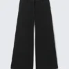 Pantalones de traje acampanados de talle bajo – Negro Pantalones de traje acampanados de talle bajo – Negro