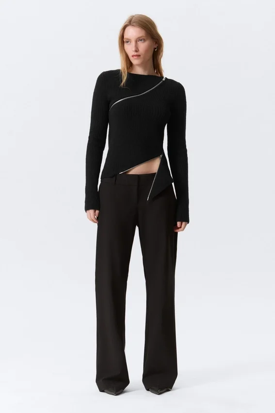 Pantalones de traje acampanados de talle bajo – Rayas diplomáticas negras Pantalones de traje acampanados de talle bajo – Rayas diplomáticas negras
