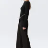 Pantalones de traje acampanados de talle bajo – Rayas diplomáticas negras Pantalones de traje acampanados de talle bajo – Rayas diplomáticas negras
