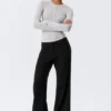 Pantalones de traje acampanados de talle medio – Negro Pantalones de traje acampanados de talle medio – Negro