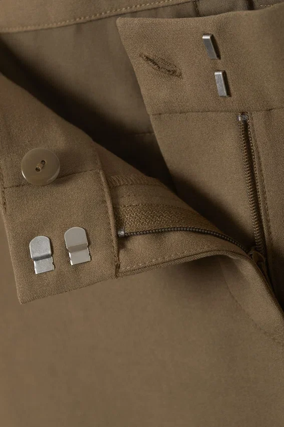 Pantalones de traje ajustados de cintura baja y corte acampanado – Verde caqui Pantalones de traje ajustados de cintura baja y corte acampanado – Verde caqui