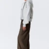 Pantalones de traje anchos de cintura baja – Dark Mole – Rayas finas Pantalones de traje anchos de cintura baja – Dark Mole – Rayas finas