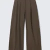 Pantalones de traje anchos de cintura baja – Dark Mole – Rayas finas Pantalones de traje anchos de cintura baja – Dark Mole – Rayas finas