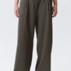 Pantalones de traje anchos de cintura baja – Gris oscuro Pantalones de traje anchos de cintura baja – Gris oscuro