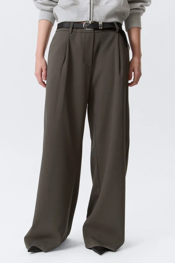 Pantalones de traje anchos de cintura baja – Gris oscuro Pantalones de traje anchos de cintura baja – Gris oscuro