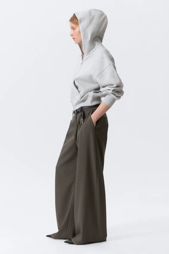 Pantalones de traje anchos de cintura baja – Gris oscuro Pantalones de traje anchos de cintura baja – Gris oscuro