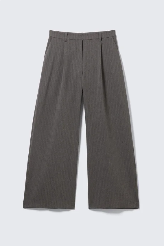 Pantalones de traje anchos de cintura baja – Rayas gris oscuro Pantalones de traje anchos de cintura baja – Rayas gris oscuro