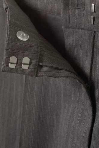 Pantalones de traje anchos de cintura baja – Rayas gris oscuro