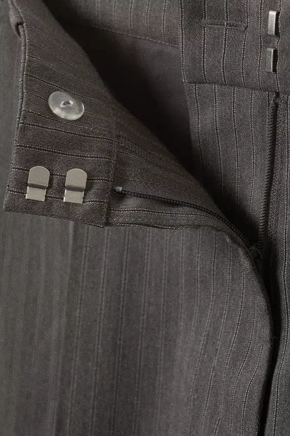 Pantalones de traje anchos de cintura baja – Rayas gris oscuro Pantalones de traje anchos de cintura baja – Rayas gris oscuro