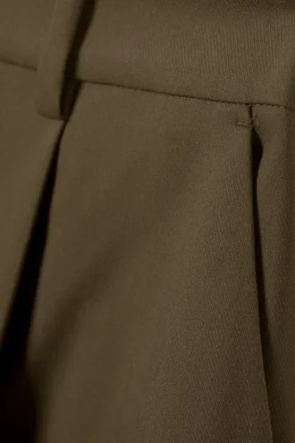 Pantalones de traje anchos de cintura baja – Verde caqui oscuro Pantalones de traje anchos de cintura baja – Verde caqui oscuro