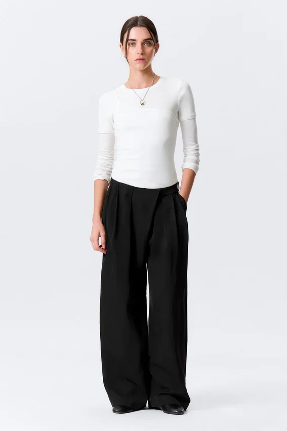 Pantalones de traje asimétricos de corte ancho – Negro Pantalones de traje asimétricos de corte ancho – Negro