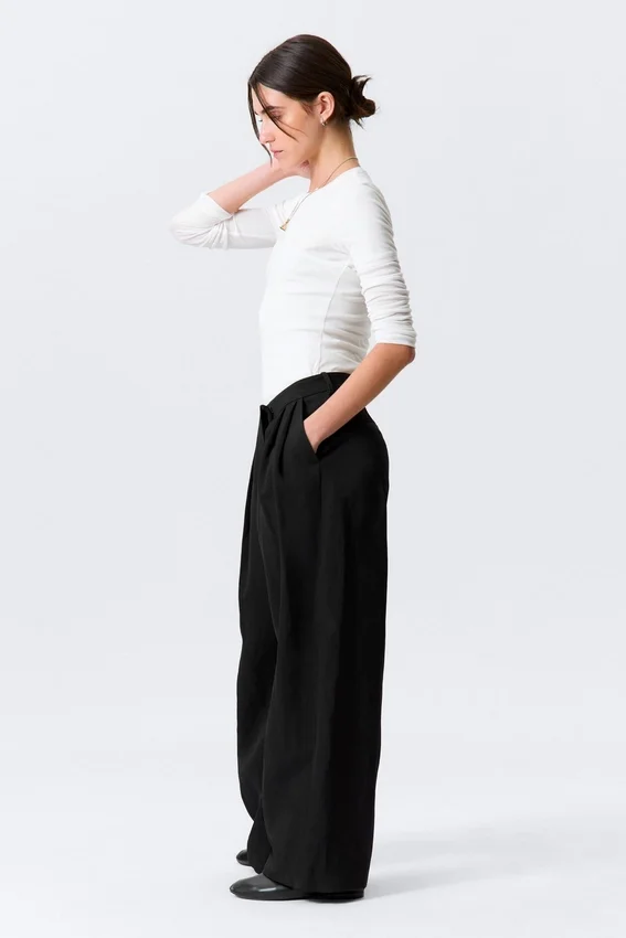 Pantalones de traje asimétricos de corte ancho – Negro Pantalones de traje asimétricos de corte ancho – Negro