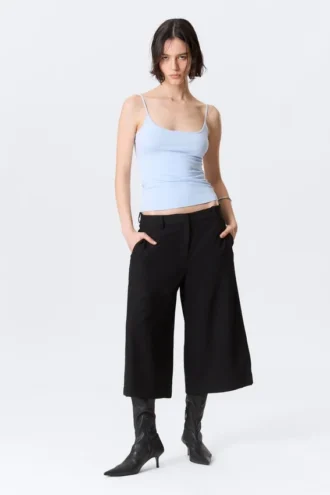 Pantalones de traje Capri de Hanne H – Negro