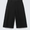 Pantalones de traje Capri de Hanne H – Negro Pantalones de traje Capri de Hanne H – Negro