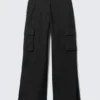 Pantalones de traje cargo de talle bajo – Negro Pantalones de traje cargo de talle bajo – Negro