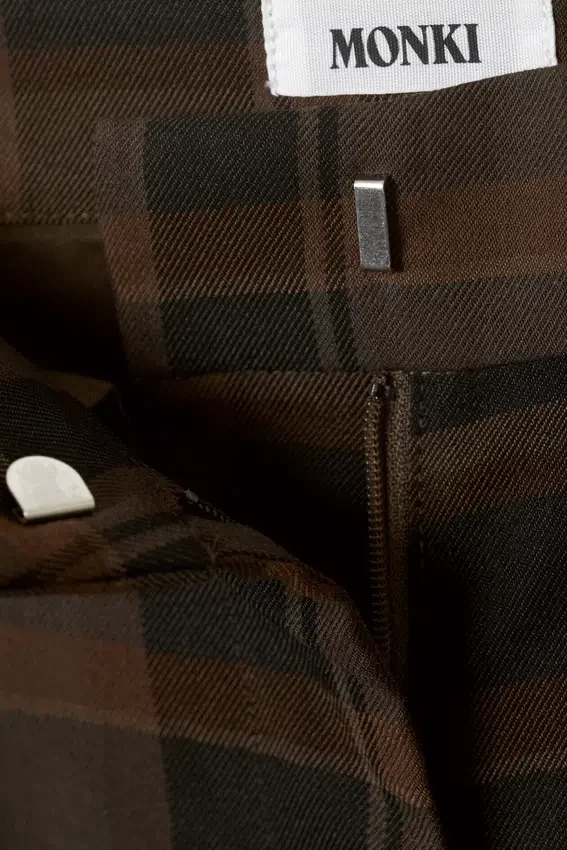Pantalones de traje de cintura alta y pierna ancha – A cuadros marrones Pantalones de traje de cintura alta y pierna ancha – A cuadros marrones