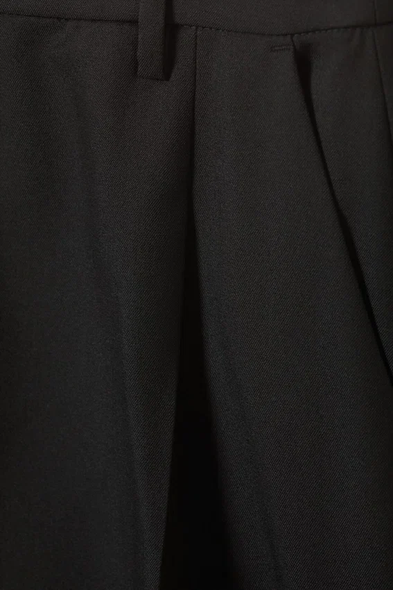 Pantalones de traje de cintura alta y pierna ancha con pliegues – Negro Pantalones de traje de cintura alta y pierna ancha con pliegues – Negro