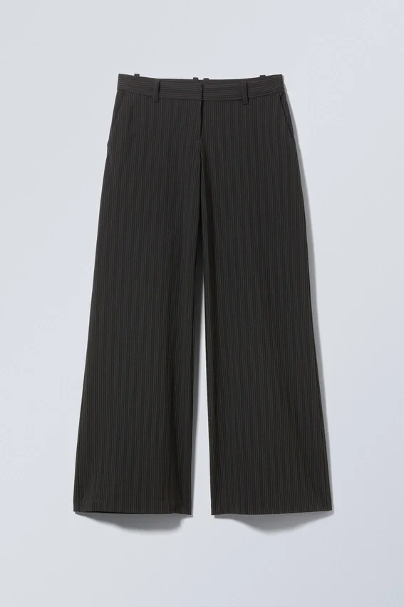 Pantalones de traje de corte acampanado bajo – Rayas negras Pantalones de traje de corte acampanado bajo – Rayas negras