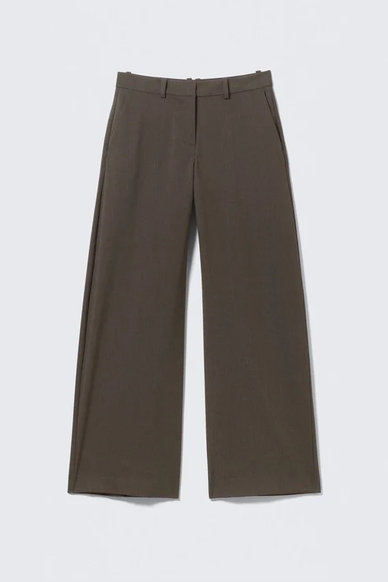 Pantalones de traje de corte holgado y cintura baja – Gris oscuro Pantalones de traje de corte holgado y cintura baja – Gris oscuro