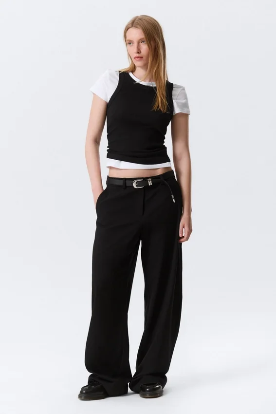Pantalones de traje de corte holgado y cintura baja – Negro Pantalones de traje de corte holgado y cintura baja – Negro
