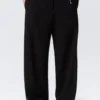 Pantalones de traje de corte holgado y cintura baja – Negro Pantalones de traje de corte holgado y cintura baja – Negro