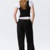 Pantalones de traje de corte holgado y cintura baja – Negro Pantalones de traje de corte holgado y cintura baja – Negro