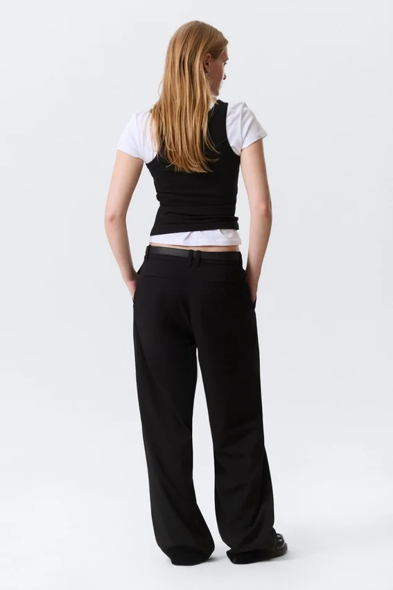 Pantalones de traje de corte holgado y cintura baja – Negro Pantalones de traje de corte holgado y cintura baja – Negro