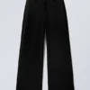 Pantalones de traje de corte holgado y cintura baja – Negro Pantalones de traje de corte holgado y cintura baja – Negro