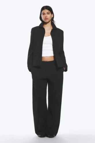 Pantalones de traje de corte holgado y cintura baja – Negro a rayas
