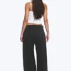 Pantalones de traje de corte holgado y cintura baja – Negro a rayas Pantalones de traje de corte holgado y cintura baja – Negro a rayas