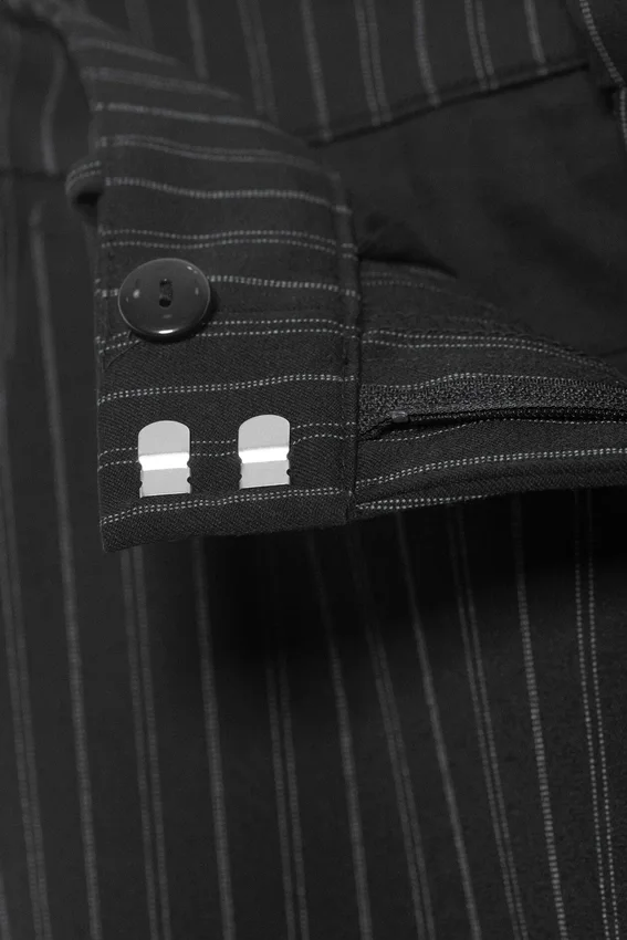 Pantalones de traje de corte holgado y cintura baja – Negro a rayas Pantalones de traje de corte holgado y cintura baja – Negro a rayas