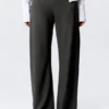 Pantalones de traje de talle bajo con cremallera lateral – Gris oscuro jaspeado