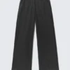 Pantalones de traje de talle bajo – Gris oscuro – Rayas finas brillantes