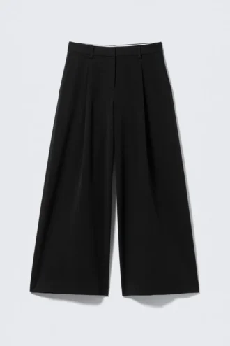 Pantalones de traje de talle bajo y pierna ancha con pliegues – Negro