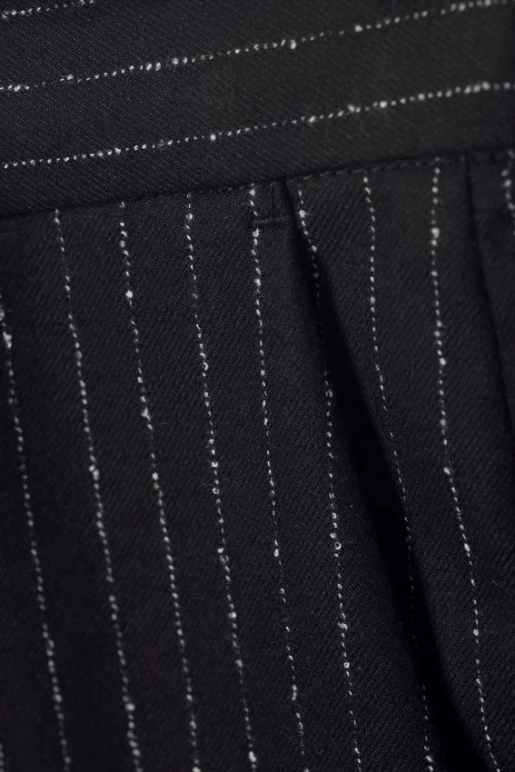 Pantalones de traje holgados Alessi – Rayas diplomáticas negras Pantalones de traje holgados Alessi – Rayas diplomáticas negras