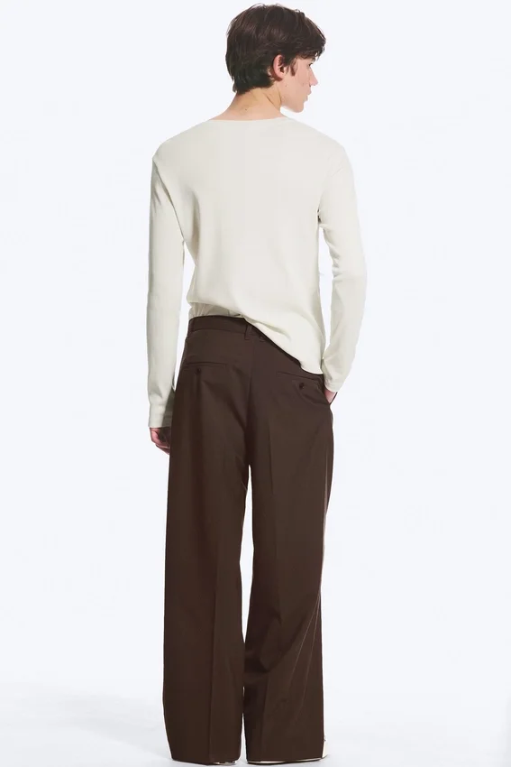 Pantalones de traje holgados con pliegues Nate – Marrón oscuro Pantalones de traje holgados con pliegues Nate – Marrón oscuro