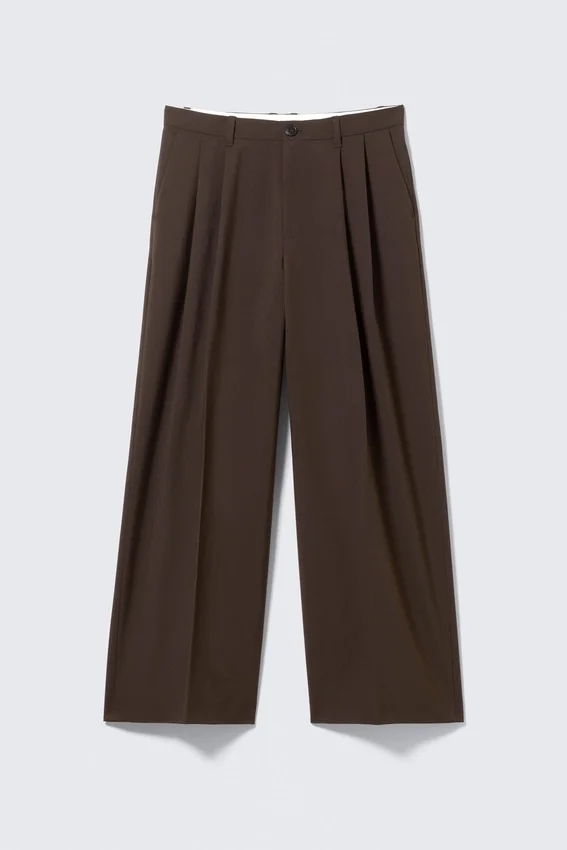 Pantalones de traje holgados con pliegues Nate – Marrón oscuro Pantalones de traje holgados con pliegues Nate – Marrón oscuro