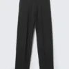 Pantalones de traje holgados de Alessi – Negro Pantalones de traje holgados de Alessi – Negro