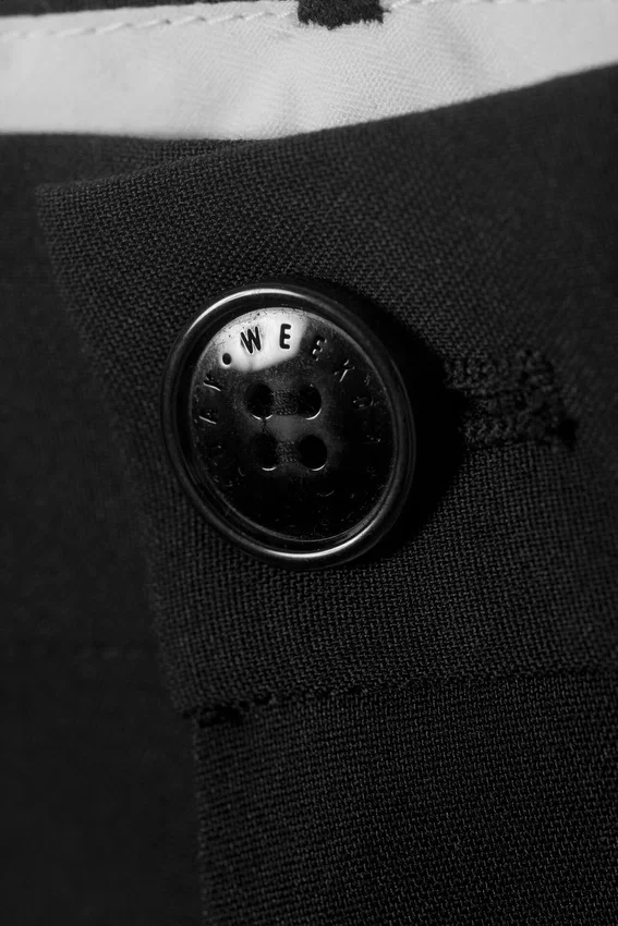 Pantalones de traje holgados de Alessi – Negro Pantalones de traje holgados de Alessi – Negro
