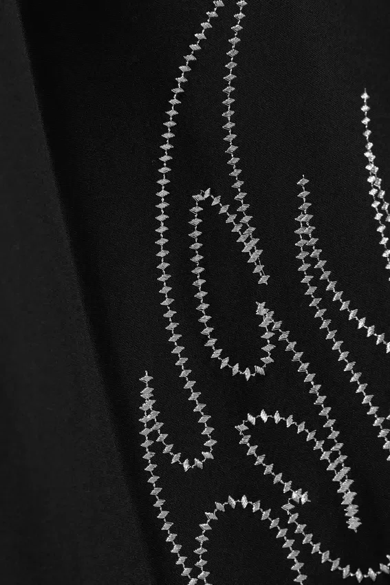 Pantalones de traje holgados Uno con bordados – Negro bordado Pantalones de traje holgados Uno con bordados – Negro bordado
