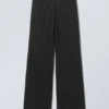 Pantalones de traje Keel de talle bajo – Rayas negras Pantalones de traje Keel de talle bajo – Rayas negras