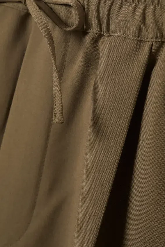 Pantalones de traje oversize – Beige Pantalones de traje oversize – Beige