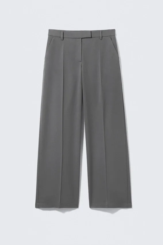 Pantalones de traje plisados de cintura baja – Gris oscuro Pantalones de traje plisados de cintura baja – Gris oscuro